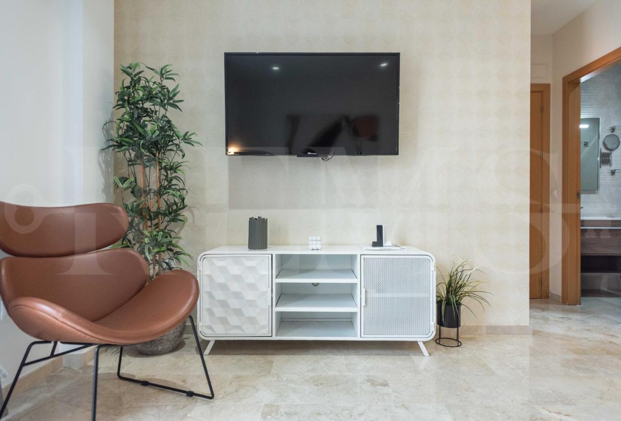 Lovely Duplex With Private Parking Near City Center By Rems มาลากา ภายนอก รูปภาพ