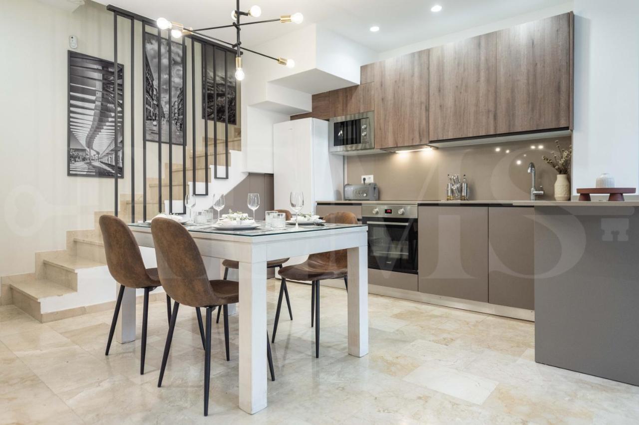 Lovely Duplex With Private Parking Near City Center By Rems มาลากา ภายนอก รูปภาพ