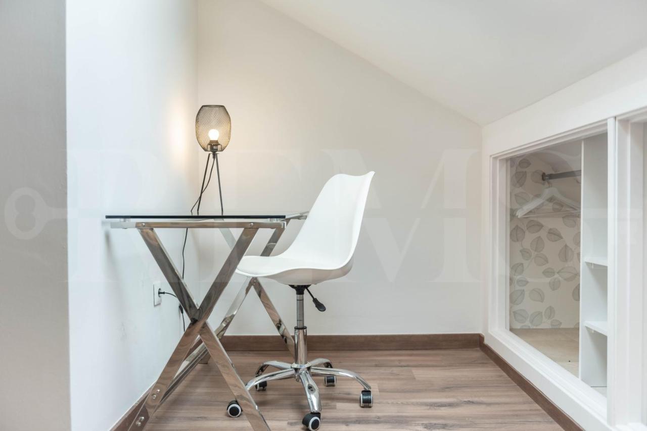 Lovely Duplex With Private Parking Near City Center By Rems มาลากา ภายนอก รูปภาพ