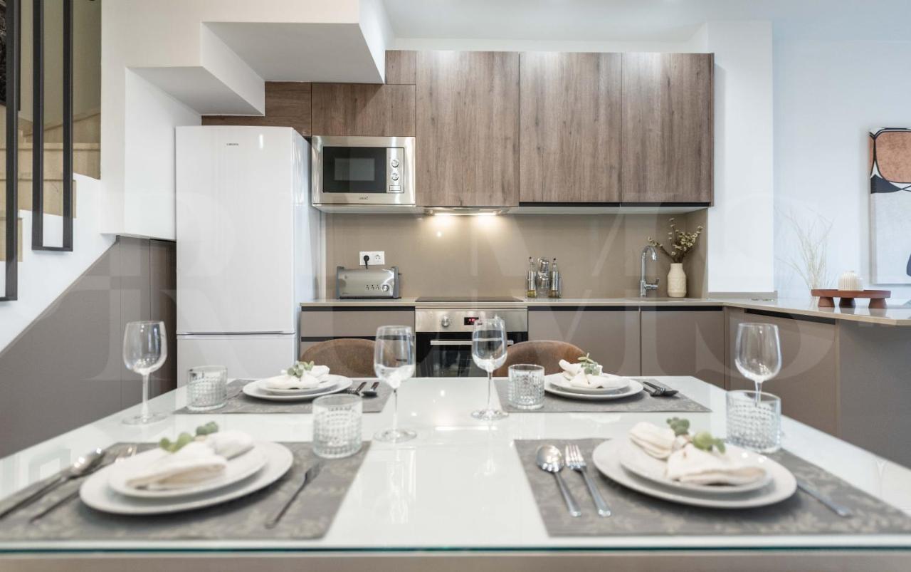 Lovely Duplex With Private Parking Near City Center By Rems มาลากา ภายนอก รูปภาพ