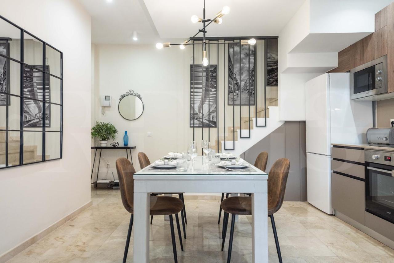 Lovely Duplex With Private Parking Near City Center By Rems มาลากา ภายนอก รูปภาพ