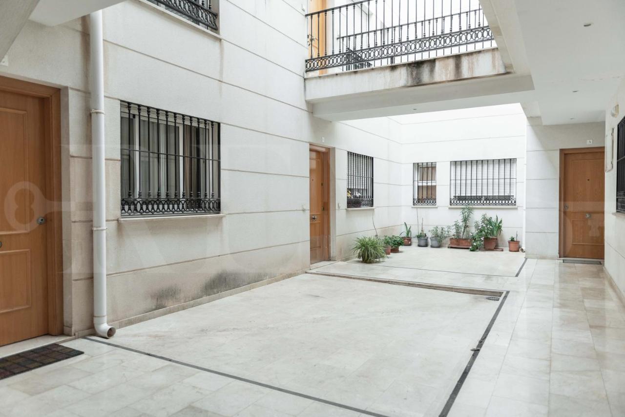 Lovely Duplex With Private Parking Near City Center By Rems มาลากา ภายนอก รูปภาพ