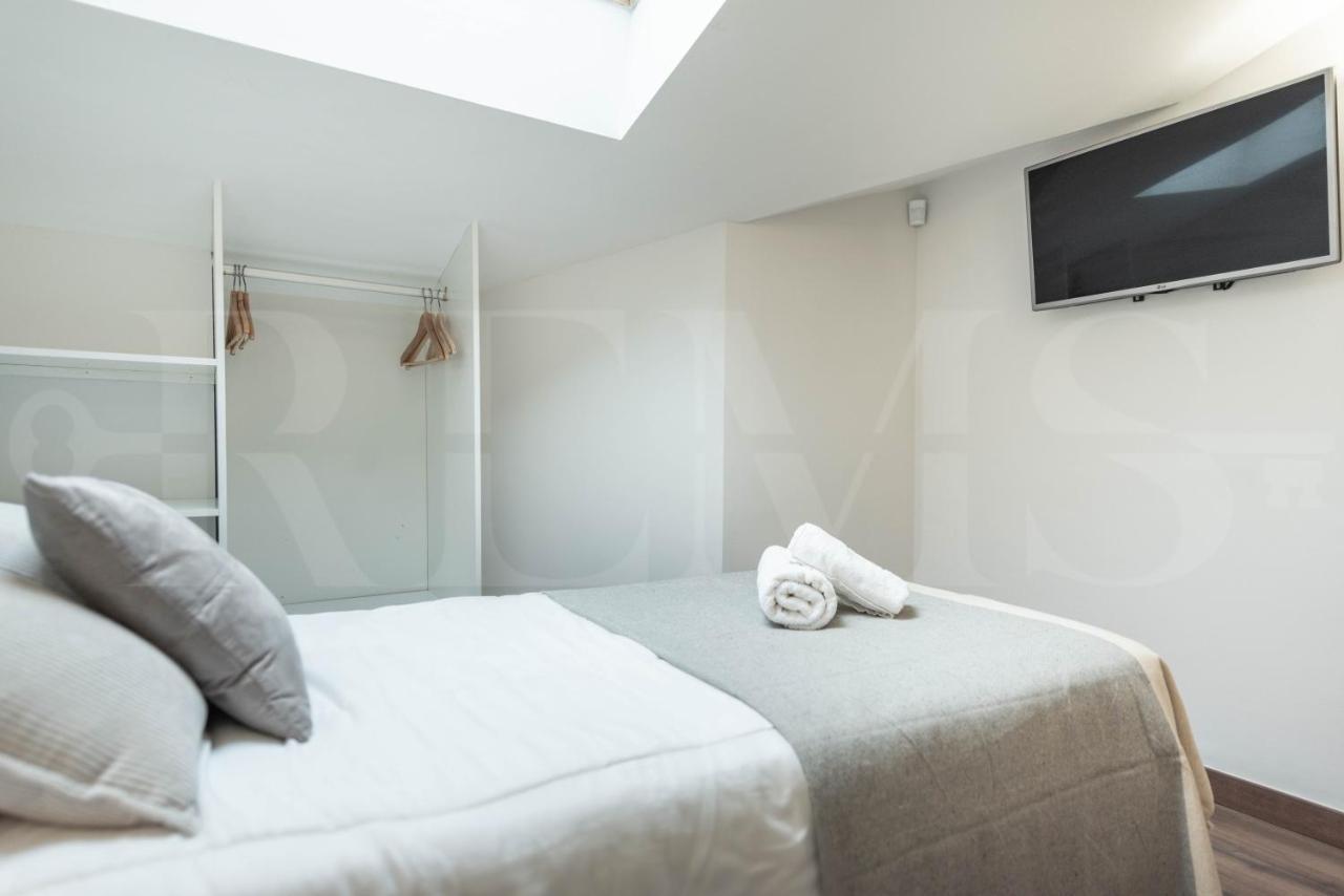 Lovely Duplex With Private Parking Near City Center By Rems มาลากา ภายนอก รูปภาพ